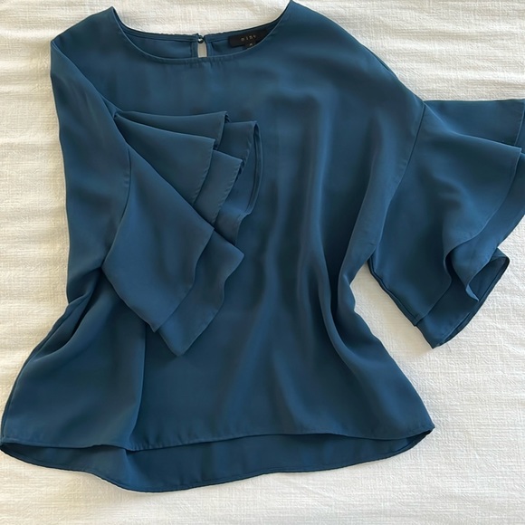 Tops - Blue Flutterd Sleeve Blouse